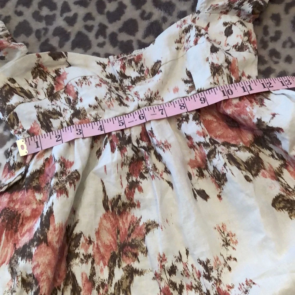 Olivaceous Floral Mini Dress in Cream Size Small Women’s
